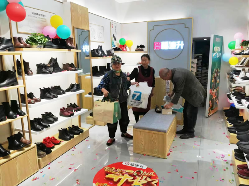 揭秘鞋服業擴張戰略：成功店(diàn)主如何精準把握時機，再開新店(diàn)？